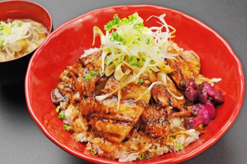 茨城銘柄豚霜ふりハ-ブ豚使用 炙り豚丼