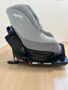 チャイルドシート（右）