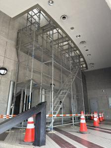 ホワイエ側出入口